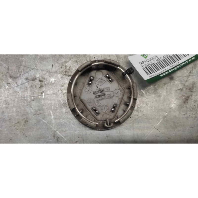 Recambio de tapacubos para renault megane ii berlina 5p referencia OEM IAM 8200043899 2