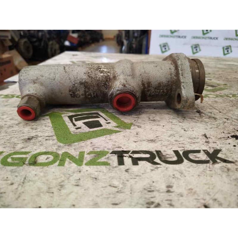 Recambio de bombin freno para iveco eurocargo tector referencia OEM IAM 1422555 BOSCH 2