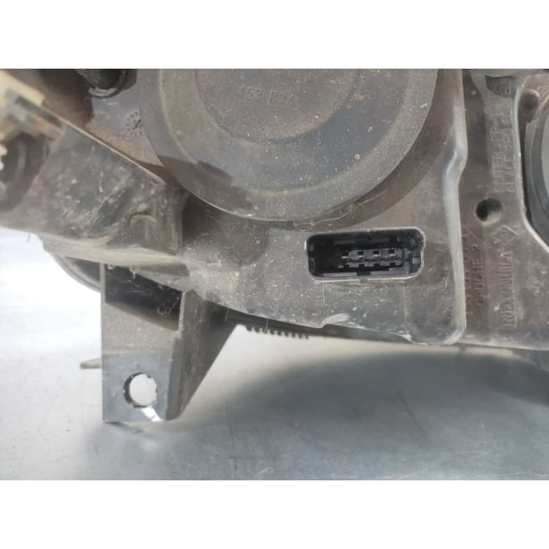 Recambio de faro izquierdo para renault scenic ii 1.9 dci diesel referencia OEM IAM 2