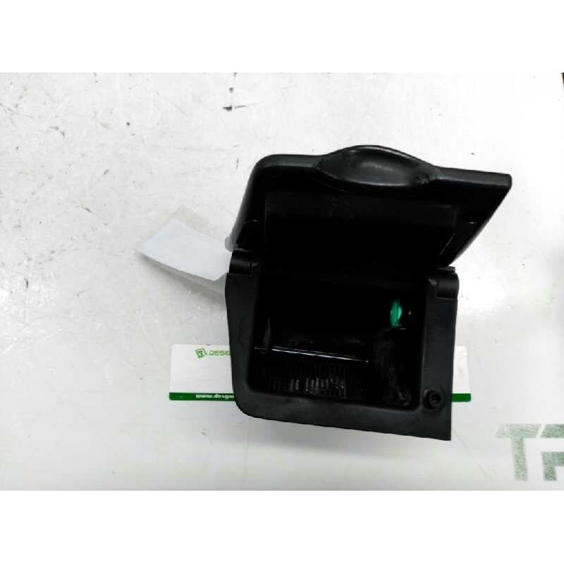 Recambio de cenicero para citroën xsara berlina 1.9 td sx referencia OEM IAM 7588PF 2