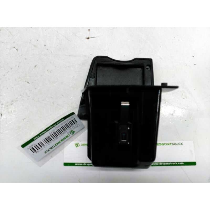 Recambio de cenicero para citroën xsara berlina 1.9 td sx referencia OEM IAM 7588PF 3