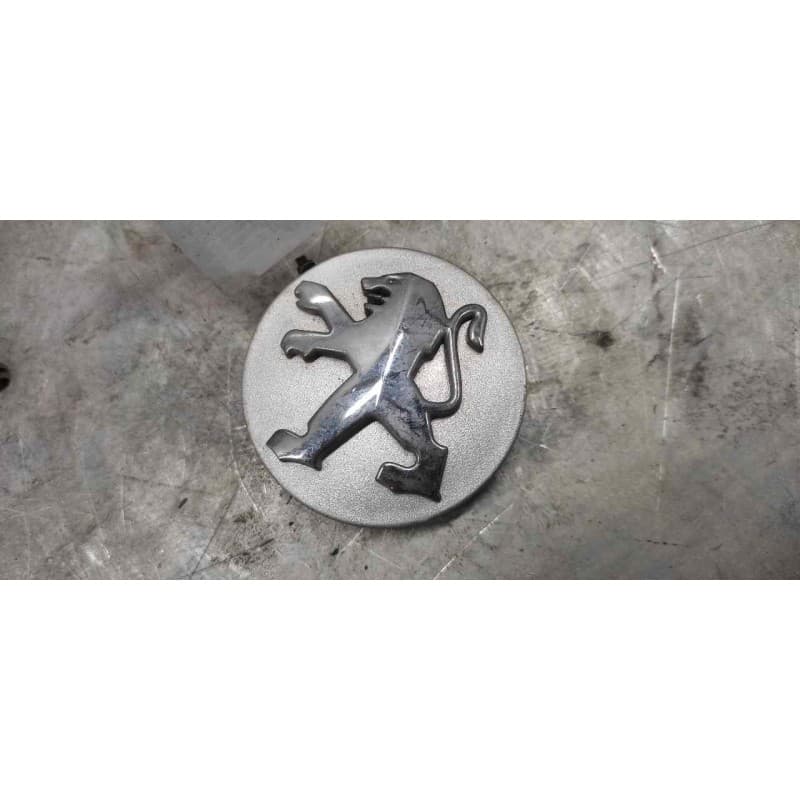 Recambio de tapacubos para peugeot 207 referencia OEM IAM 9639098380 2