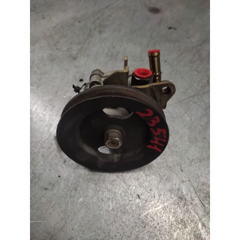 Recambio de bomba direccion para nissan vanette cargo (hc23) furg. referencia OEM IAM - Blanco