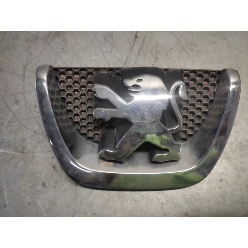 Recambio de emblema para peugeot 207 x-line referencia OEM IAM - Negro
