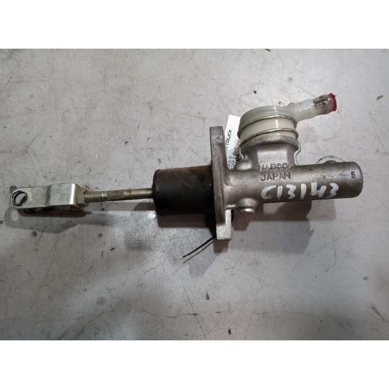 Recambio de bomba embrague para nissan cabstar e 3.0 diesel referencia OEM IAM - Rojo