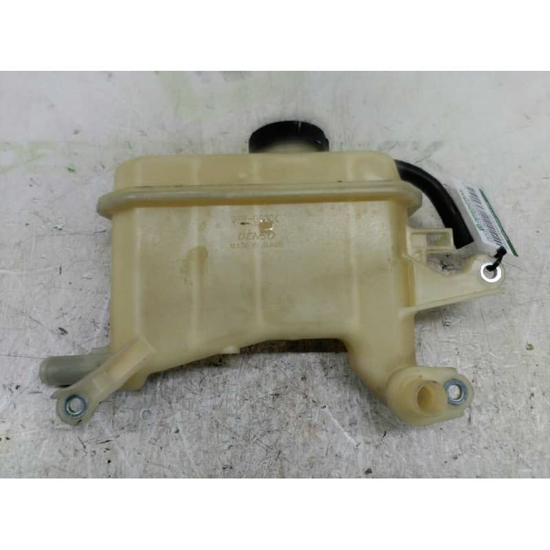 Recambio de deposito de direccion para toyota prius (nhw20) basis referencia OEM IAM 2