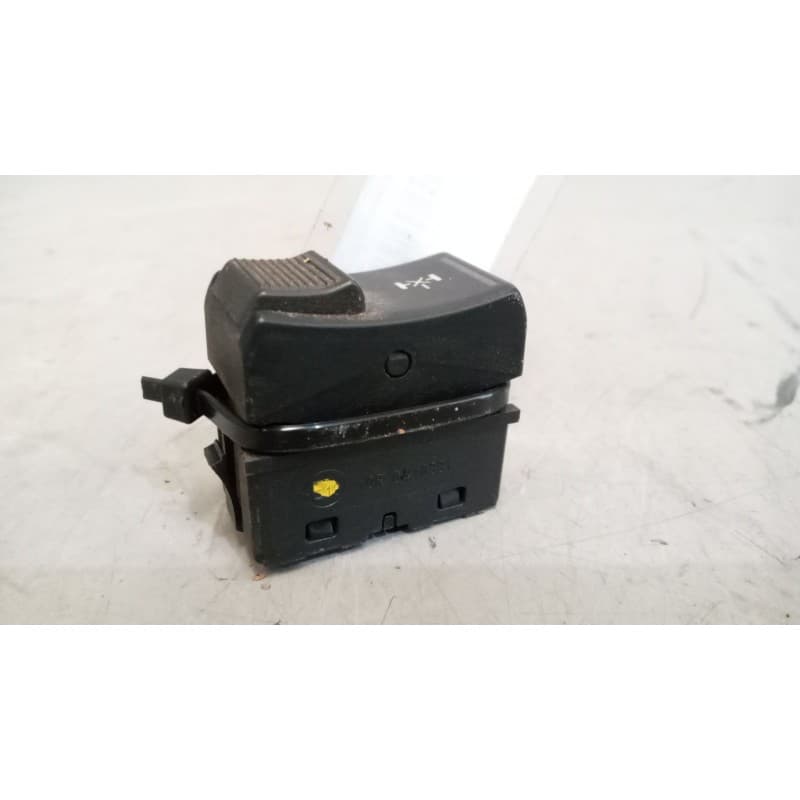 Recambio de interruptor para volvo fm 460 12.8 diesel referencia OEM IAM 22088608 - Blanco 2