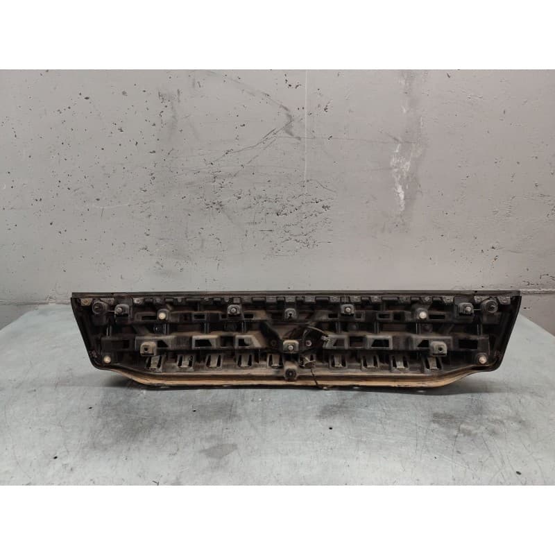 Recambio de molduras traseras para citroën c4 berlina cool referencia OEM IAM 2