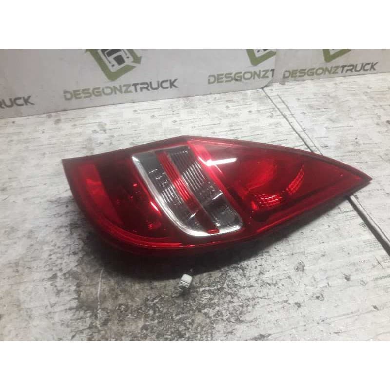 Recambio de piloto trasero derecho para hyundai i30 referencia OEM IAM  6 PINS - Negro