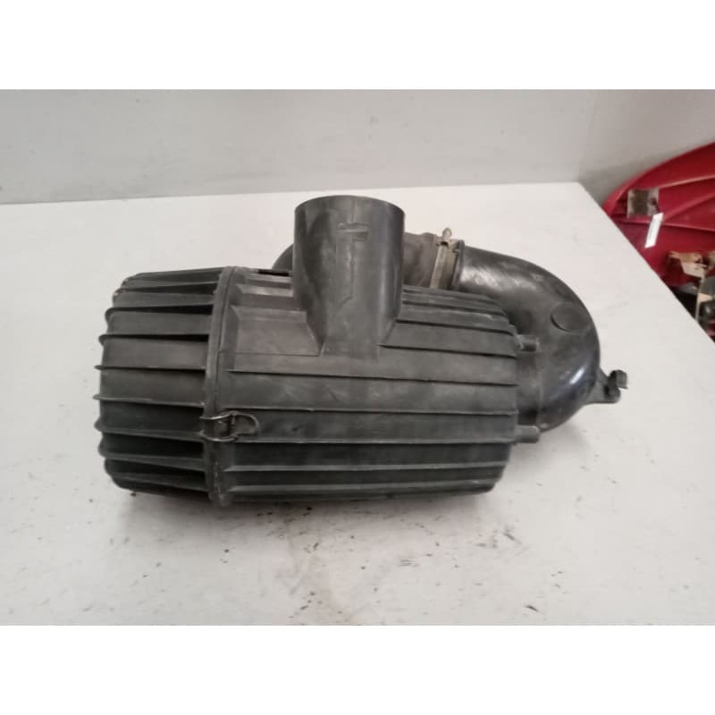 Recambio de filtro aire para iveco andecar iii referencia OEM IAM 504154692 - Blanco 2