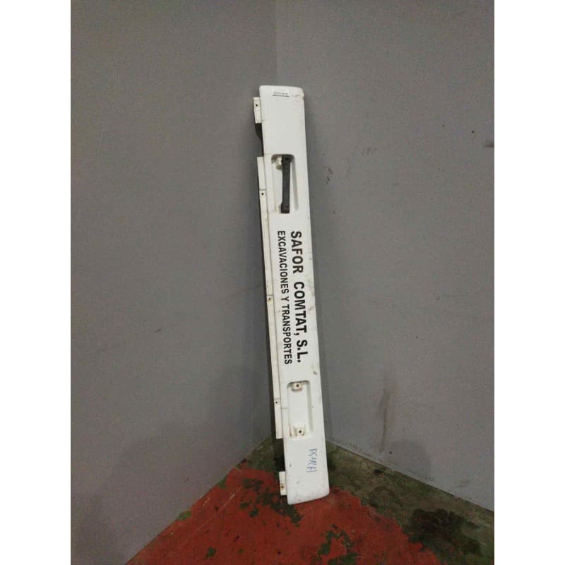 Recambio de molduras delanteras para astra trucks ....... ....... referencia OEM IAM - Blanco