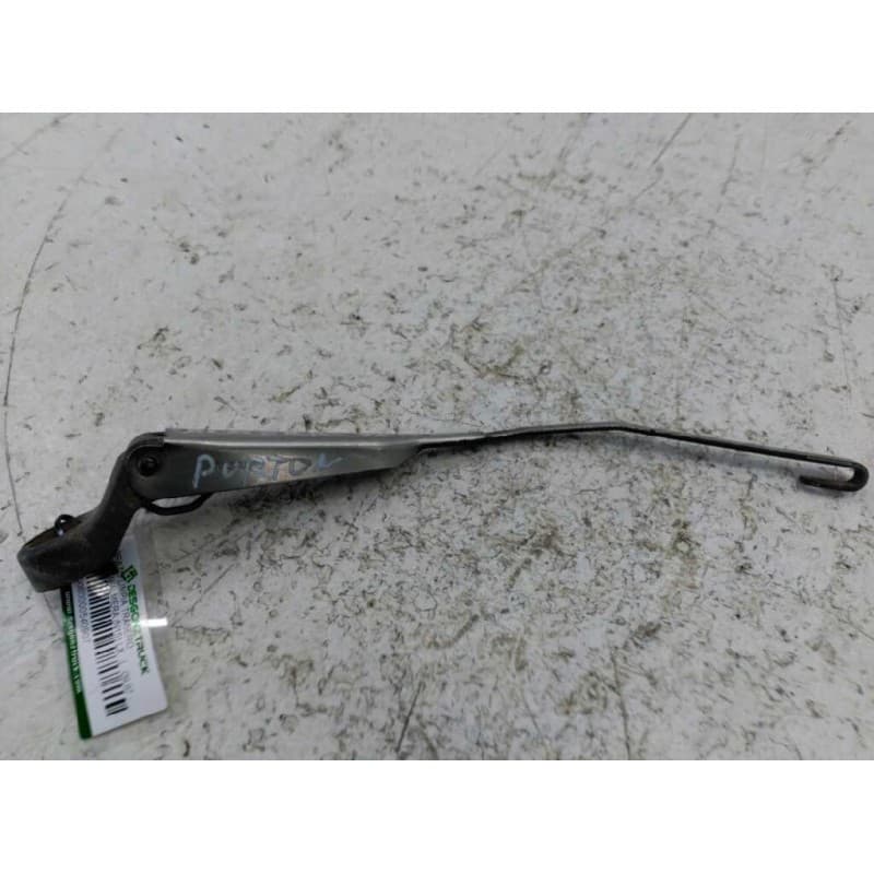 Recambio de brazo limpia trasero para nissan almera (n15) lx referencia OEM IAM   PORTÓN 2