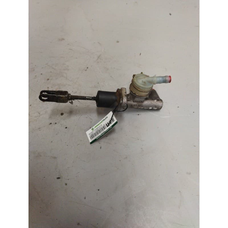 Recambio de bombin embrague para nissan cabstar 01.04 referencia OEM IAM - Blanco 2