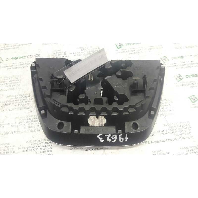 Recambio de emblema para peugeot 207 sw confort referencia OEM IAM - Blanco 2