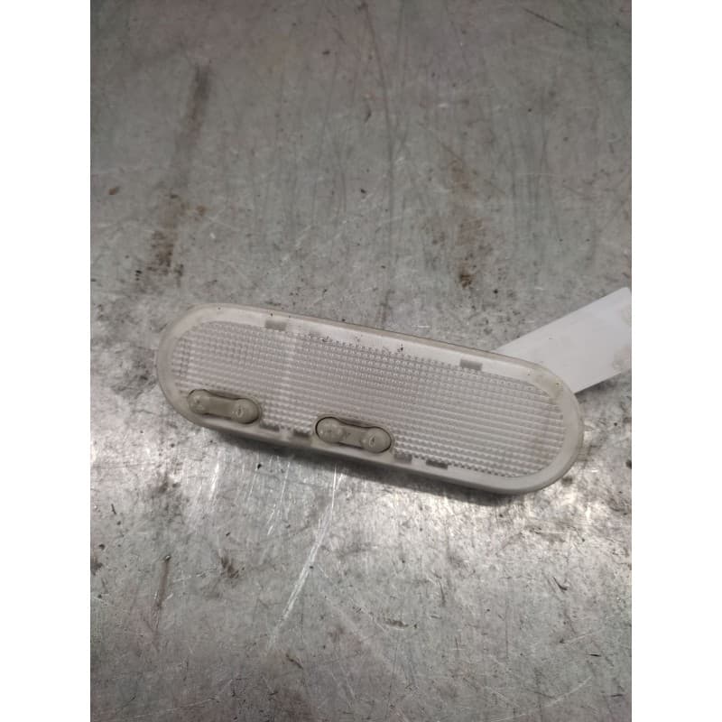 Recambio de luz interior para renault kangoo dynamique referencia OEM IAM 8200439423 - Blanco