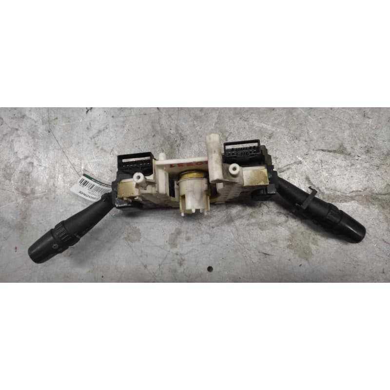 Recambio de mando multifuncion para kia sorento 2.5 crdi ex referencia OEM IAM 3