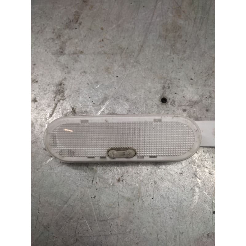 Recambio de luz interior para renault kangoo dynamique referencia OEM IAM 8200439421 - Blanco