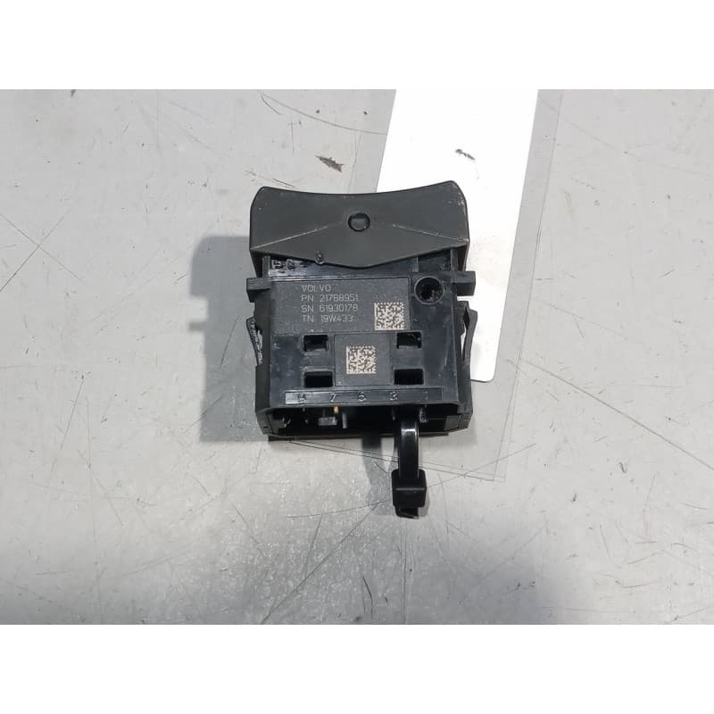 Recambio de interruptor para volvo fh 500 referencia OEM IAM 21788951 - Blanco 2
