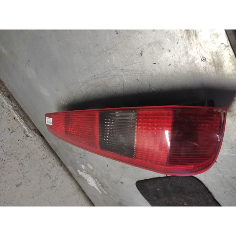 Recambio de piloto trasero izquierdo para ford fiesta (cbk) ambiente referencia OEM IAM