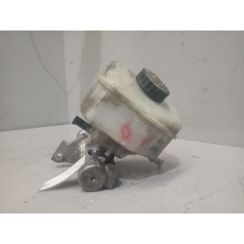 Recambio de bomba freno para riocar march 07 referencia OEM IAM A0004317601 - Blanco 3