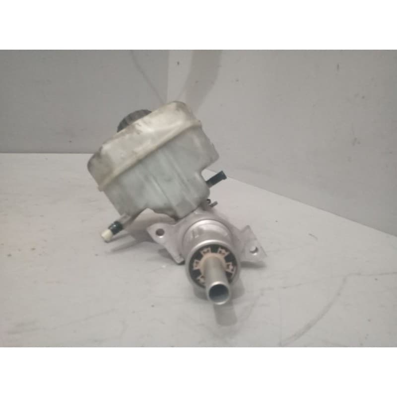 Recambio de bomba freno para riocar march 07 referencia OEM IAM A0004317601 - Blanco 4