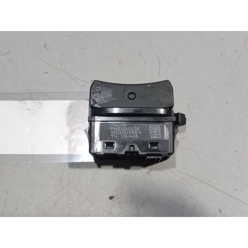Recambio de interruptor para volvo fh 500 referencia OEM IAM 21211226 - Blanco 2
