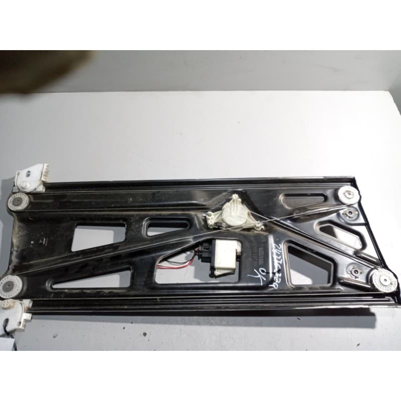 Recambio de elevalunas delantero izquierdo para daf serie xf106 referencia OEM IAM - Blanco 2
