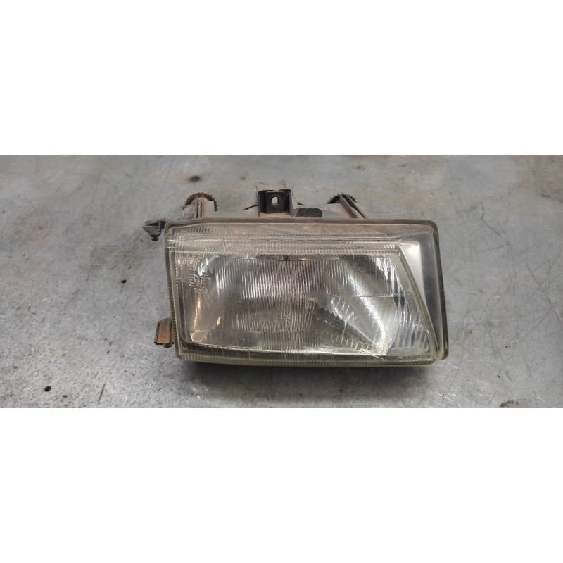 Recambio de faro derecho para seat inca (6k9) referencia OEM IAM - Blanco