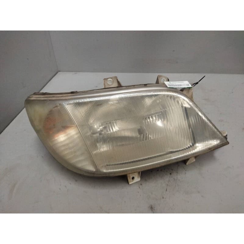 Recambio de faro derecho para mercedes trucks sprinter 411 cdi referencia OEM IAM
