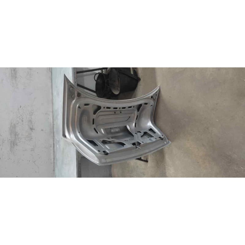 Recambio de tapa maletero para audi a4 berlina (b5) 1.6 referencia OEM IAM 5