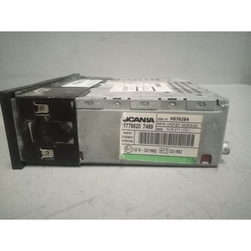 Recambio de sistema audio / radio cd para scania r i r 580 referencia OEM IAM 1776820 - Blanco 4