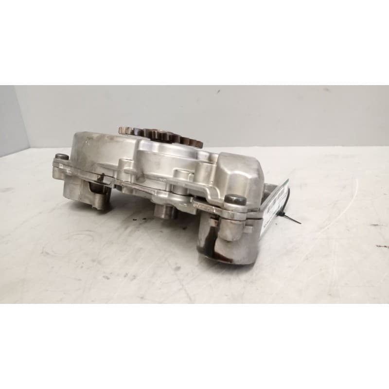 Recambio de bomba aceite para volvo fm 460 12.8 diesel referencia OEM IAM 21736639 - Blanco 2