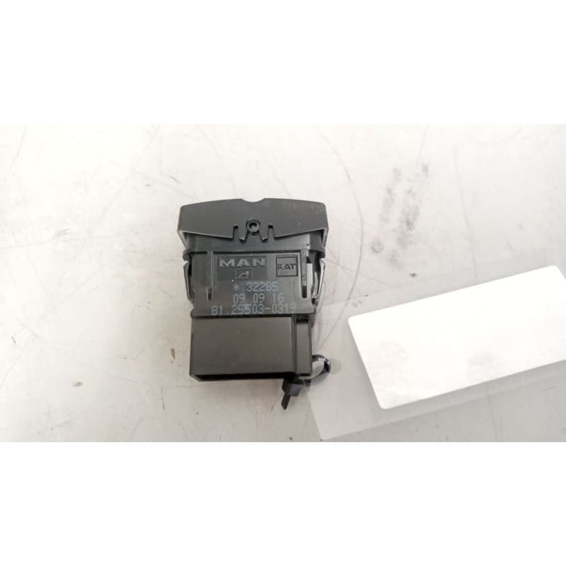 Recambio de interruptor para man tgs referencia OEM IAM 81255030319 - Blanco 2
