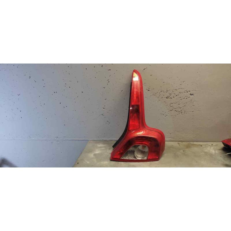 Recambio de piloto trasero derecho para volvo c30 d5 kinetic referencia OEM IAM - Negro