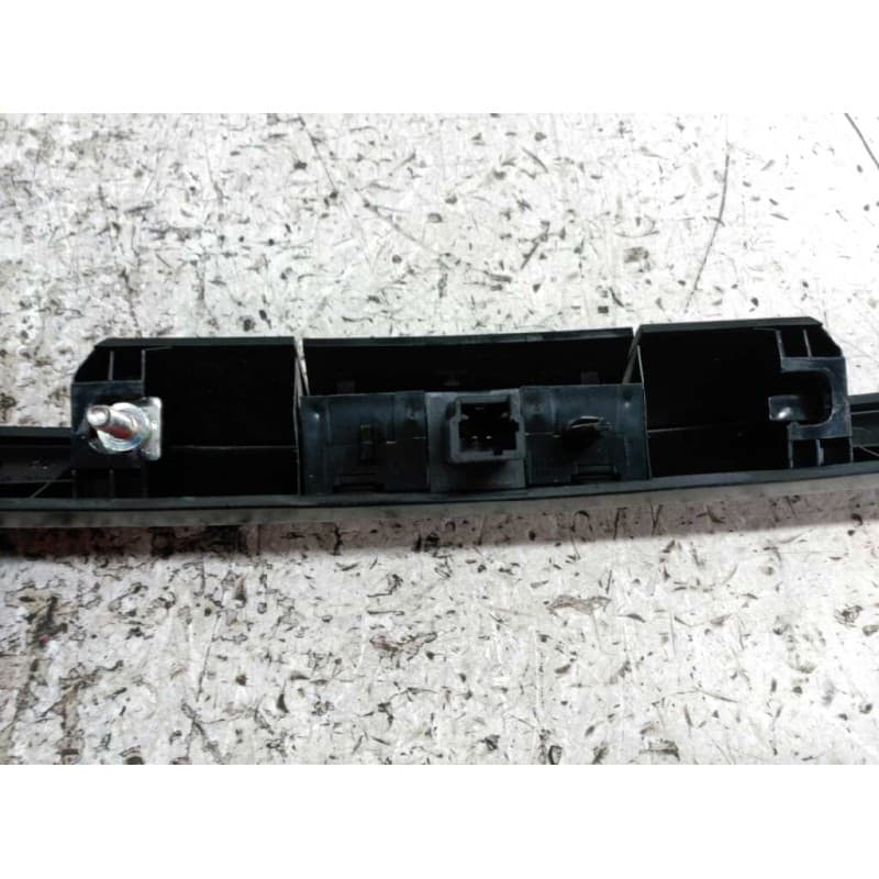 Recambio de asidero porton maletero para citroën c3 1.4 sx referencia OEM IAM 3