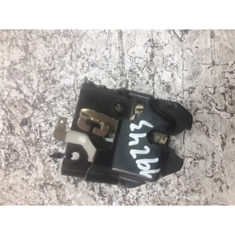 Recambio de cerradura maletero / porton para chevrolet kalos 1.4 se referencia OEM IAM - Azul 2