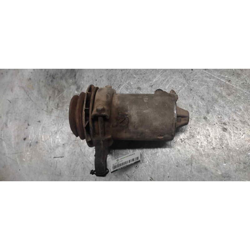 Recambio de alternador para seat 600 -- referencia OEM IAM DNE123 LA POLEA ESTA ROTA 2