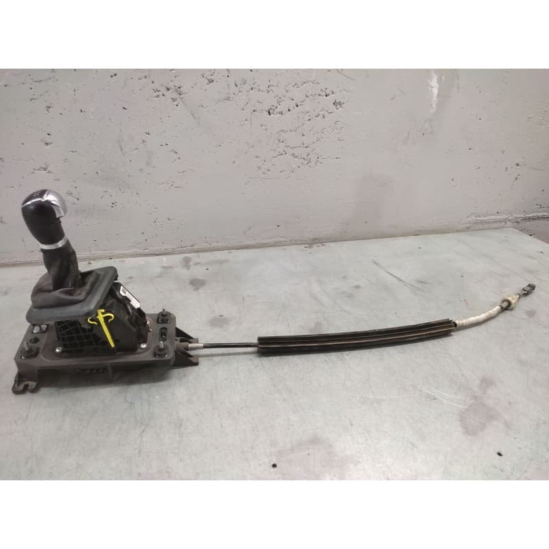 Recambio de palanca cambio para skoda rapid ambition referencia OEM IAM - Blanco 7