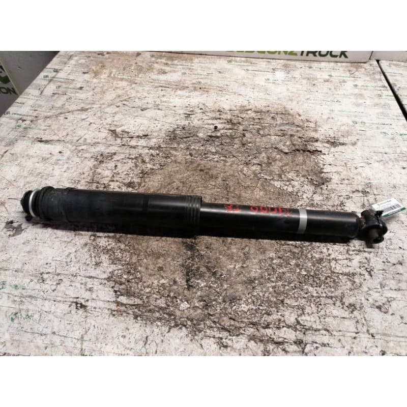 Recambio de amortiguador trasero para toyota auris live referencia OEM IAM 4853002A30 - Blanco
