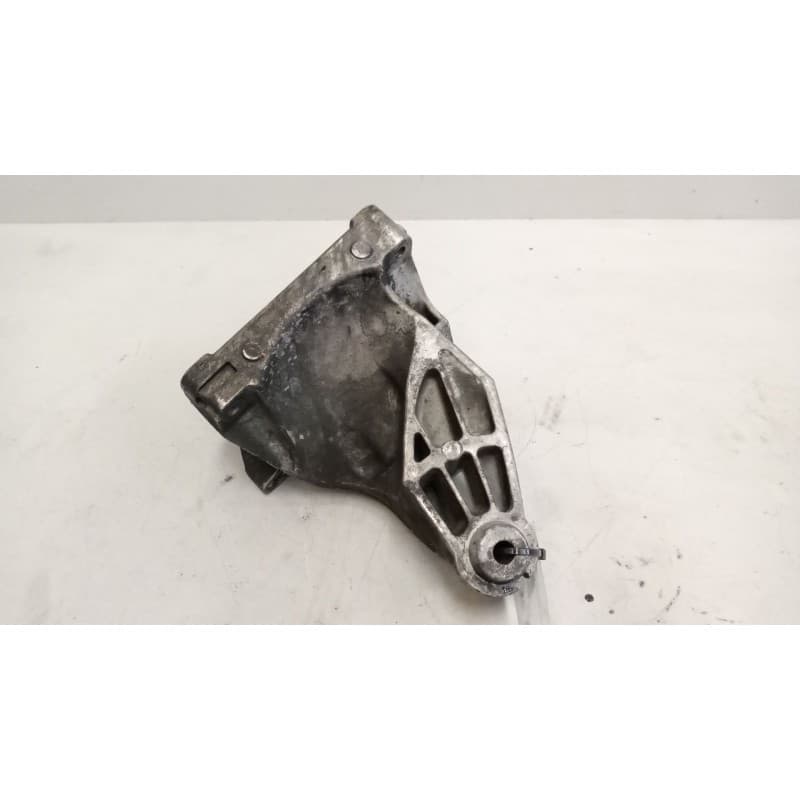 Recambio de soporte motor para riocar march 07 referencia OEM IAM A6512231704 - Blanco 3