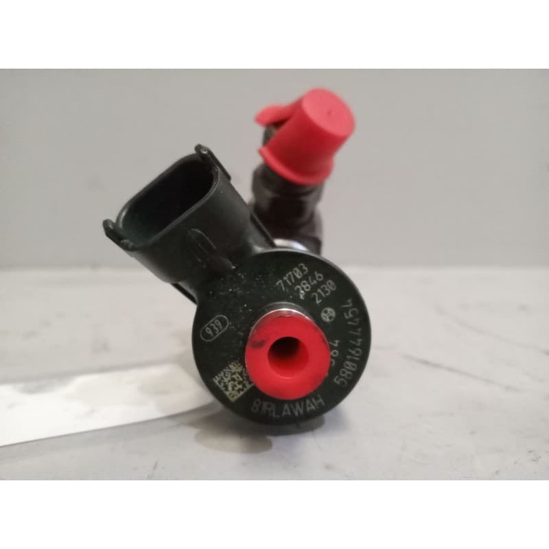 Recambio de inyector para iveco sunrise referencia OEM IAM 5801644454  0445110564 - Blanco