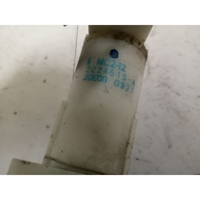 Recambio de bomba limpia para nissan cabstar e referencia OEM IAM 2224615-A - Blanco 2