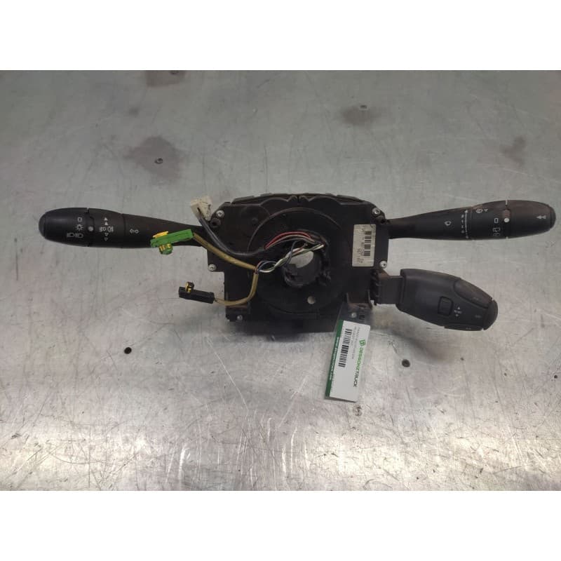 Recambio de mando multifuncion para peugeot 207 sport referencia OEM IAM 96630724XT - Rojo
