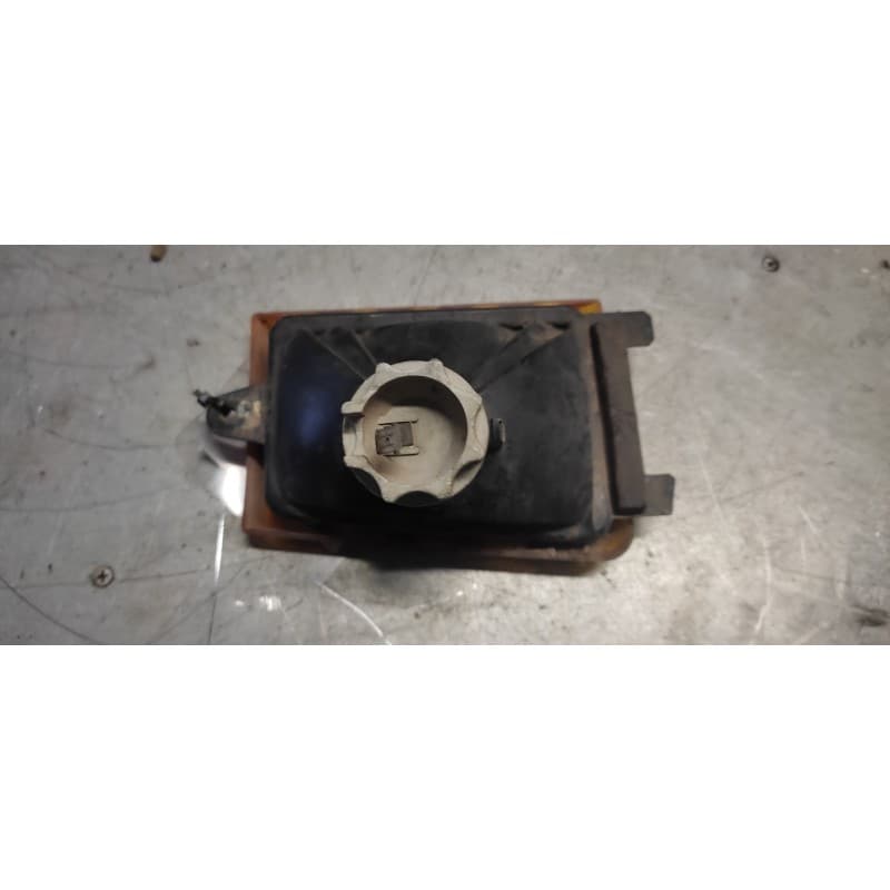 Recambio de piloto delantero derecho para renault master 2.2 cat referencia OEM IAM 2