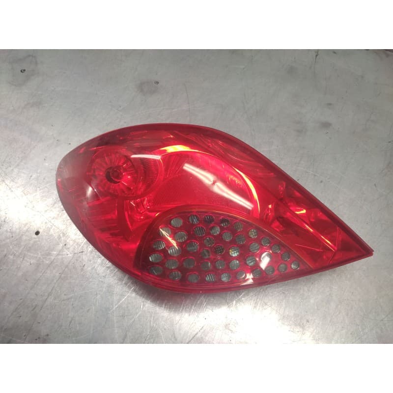 Recambio de piloto trasero izquierdo para peugeot 207 sport referencia OEM IAM - Rojo