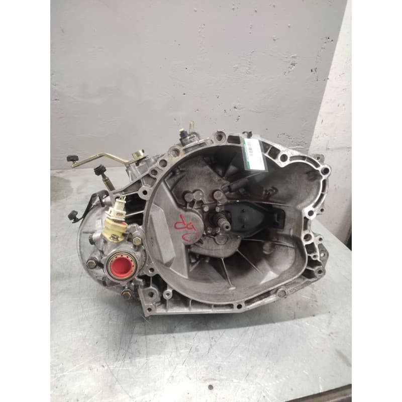 Recambio de caja cambios para peugeot 206 berlina xt referencia OEM IAM 20DL22 - Blanco