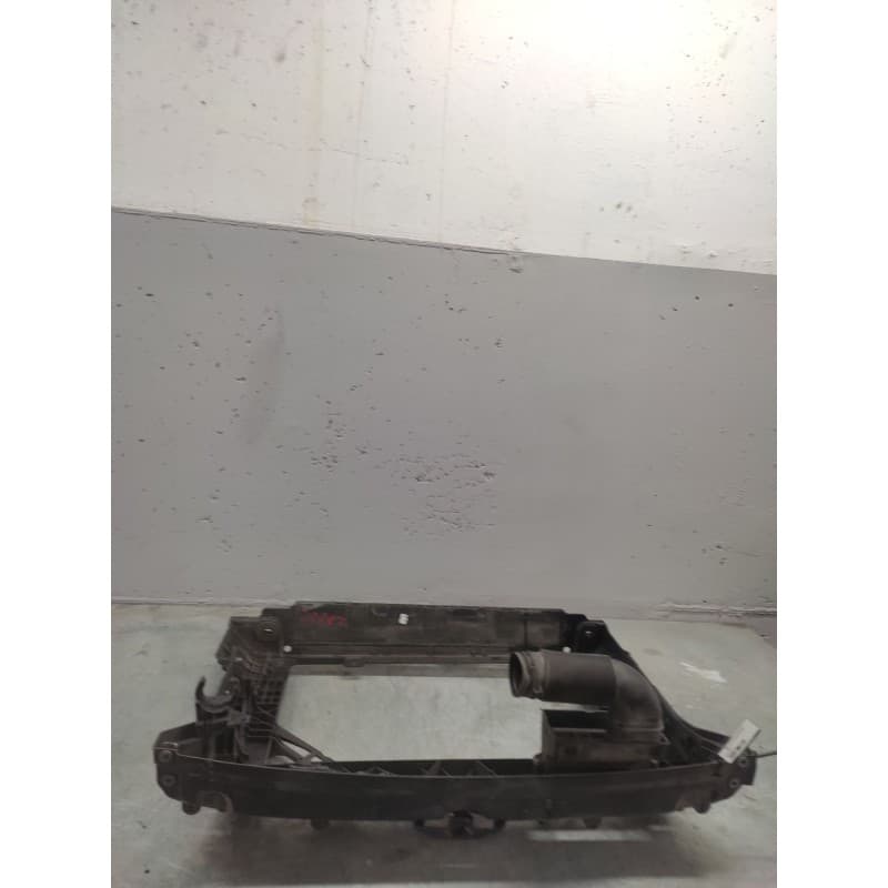Recambio de panel frontal para skoda rapid ambition referencia OEM IAM - Blanco 2
