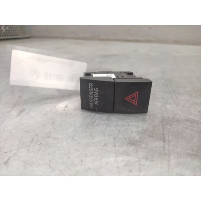 Recambio de warning para skoda rapid ambition referencia OEM IAM 5JA953507D  6 PINS - Blanco