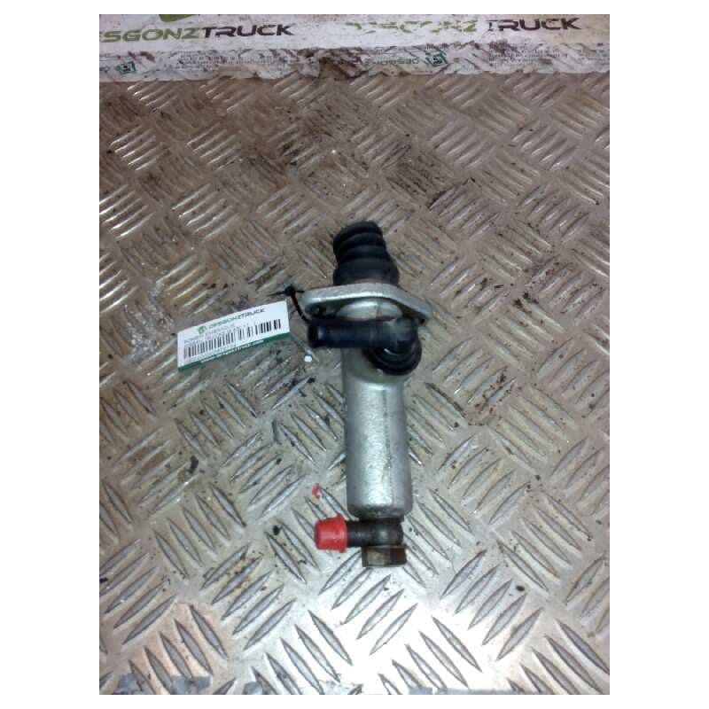 Recambio de bombin embrague para nissan trucks m 130.17 referencia OEM IAM - Blanco