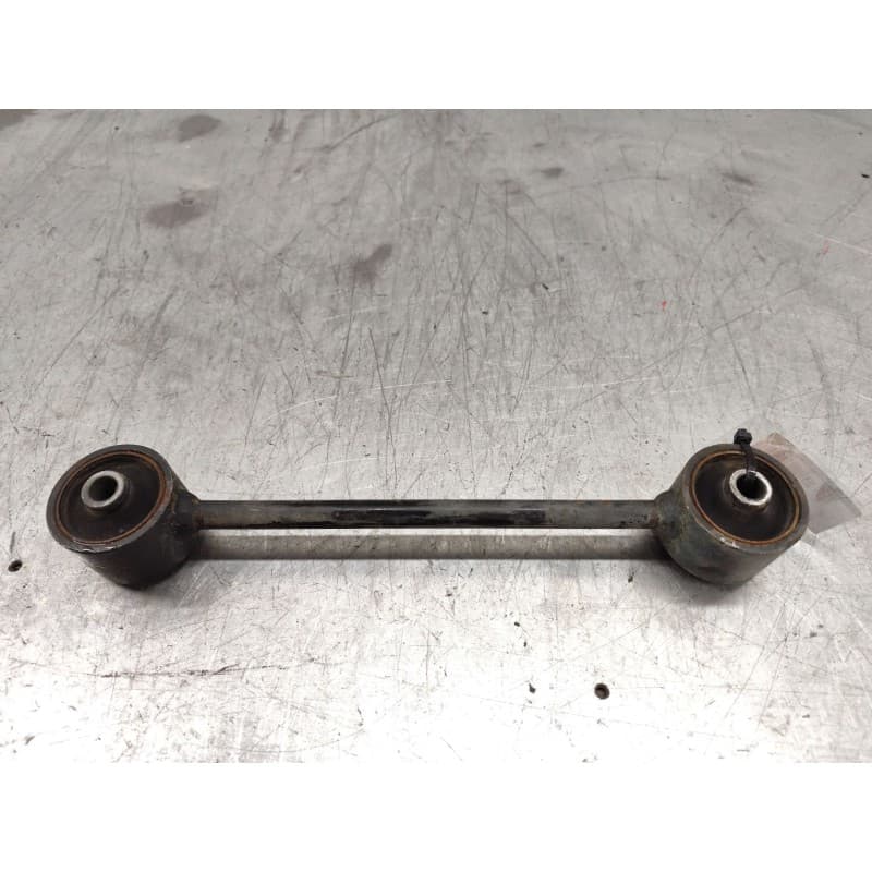 Recambio de tirante trasero izquierdo para kia sorento 2.5 crdi ex referencia OEM IAM